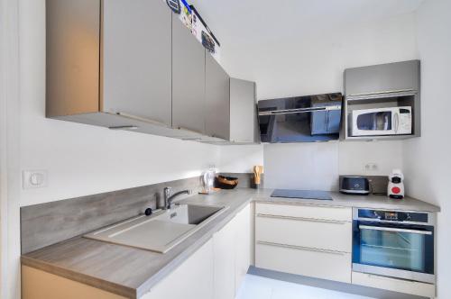 廚房, Maison en pierre avec piscine et terrasse pour 6 in 蒙提尼亞克