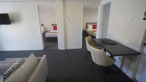 Two-Bedroom Apartment image 3
