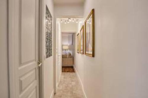 Superb Apartment Le Marais Place des Vosges - image 5