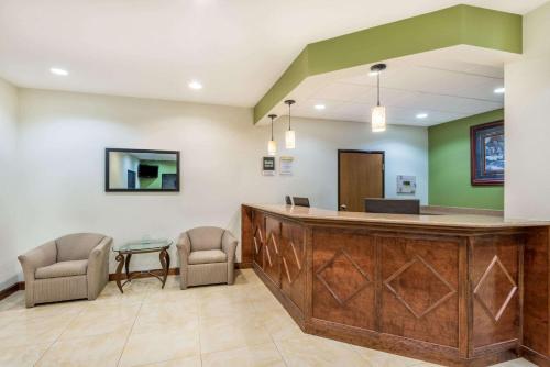 Days Inn by Wyndham Topeka in Topeka, USA
