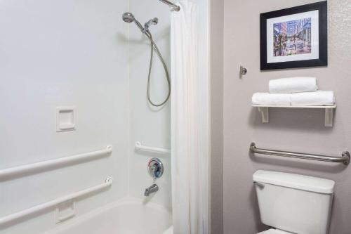 La Quinta Inn by Wyndham Cleveland Independence - image 10