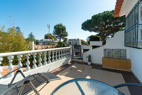 Varanda/terraço, 4-bedroom house in Cascais, near Guincho beach in Aldeia de Juzo