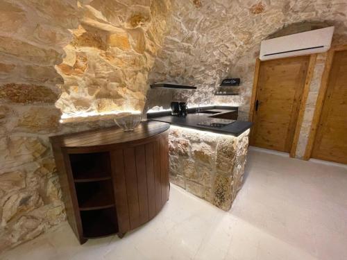 Bella Guesthouse with Garden, Pool & Jacuzzi in Batroun
