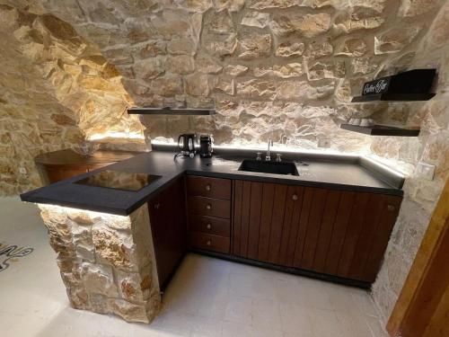 Bella Guesthouse with Garden, Pool & Jacuzzi in Batroun