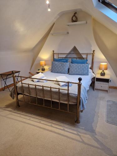 Goldcrest House by RentMyHouse - image 11