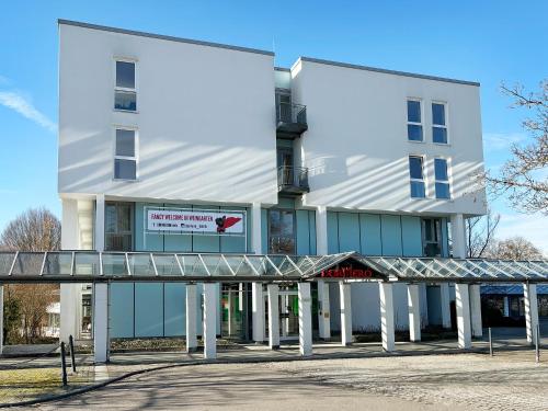 DORMERO Hotel Weingarten - 숙소 외관