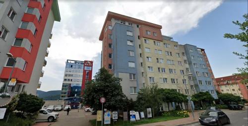 ALURE RESIDENCES 3 & 24h self check-in, parking in the garage in the apartment building included, new building, terrace, green location with a forest park with a lake, children's playground