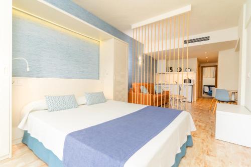 HOVIMA La Pinta Beachfront Family Hotel - image 12