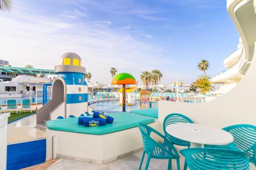 HOVIMA La Pinta Beachfront Family Hotel - image 11
