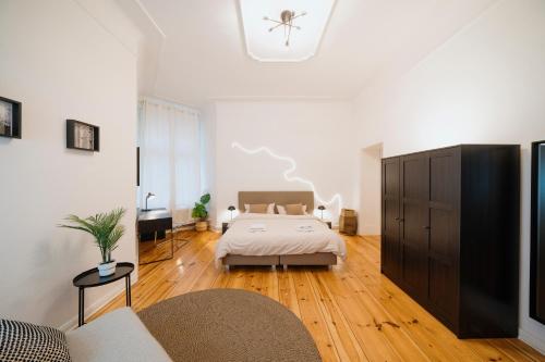 Homely Berlin - Luxurious, Spacious, Near Victory Column, River, Berlin (Foto 10)