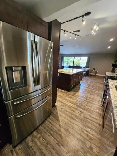 Palm Harbor Waterfront with pool & Game room 4