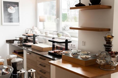 อาหารและเครื่องดื่ม, Hotel Vier Jahreszeiten an der Therme & Kliniken Bad Krozingen Nahe Freiburg & Schwarzwald Ideal fur in บาด โครซิงเงน