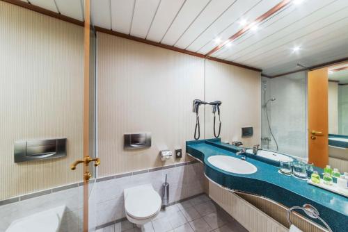 room detail thumbnail 2