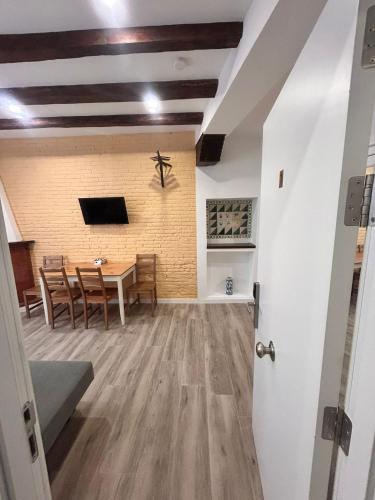 One-Bedroom Apartment image 10