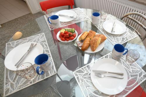 One-Bedroom Family Apartment image 8