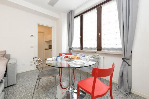 One-Bedroom Family Apartment image 3