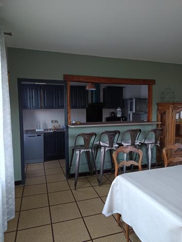 Appartement de village avec grande terrasse - Location saisonnière - Malaucène