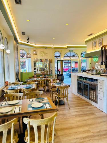 Hostal Costa Coruña in ลา โครูนา