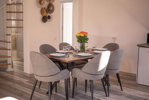 Yael Luxury Apartments 5 - Accommodation - Busteni