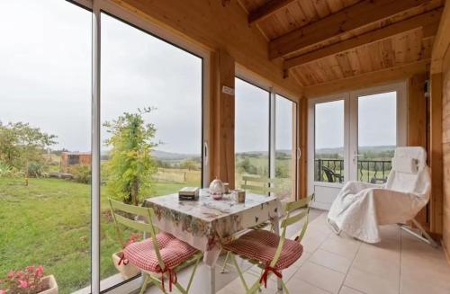 Chalet accueillant à Égliseneuve-des-Liards avec jardin gîte à louer Sugères