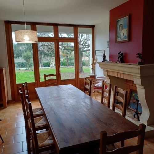Gîte la maison du bonheur (Gite la maison du bonheur) in Montignac-Charente