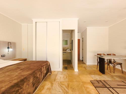 Deluxe Room image 9
