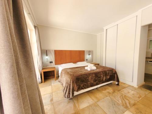 Deluxe Room image 2