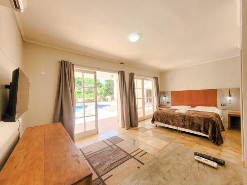 Deluxe Room image 6