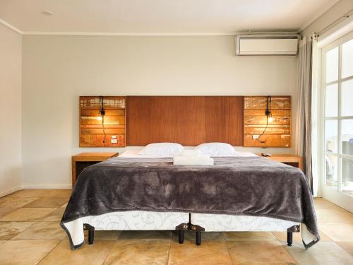 Deluxe Double Room with Extra Bed image 3