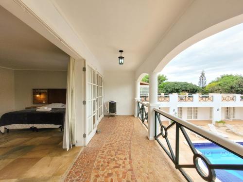 Deluxe Double Room with Extra Bed image 4