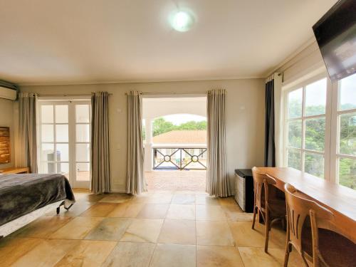 Deluxe Double Room with Extra Bed image 6