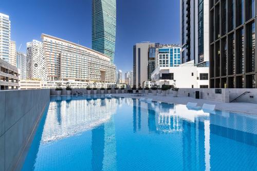 Quiet & Central 1BR Near Burj Khalifa  by Simply Comfort - image 11