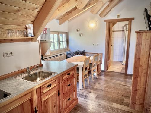 廚房, Rafting Camp Palfau in 帕爾法烏