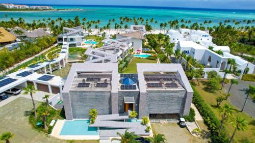 Villa Guacamaya - 9BR FRENTE AL MAR – khách sạn tại Cap Cana