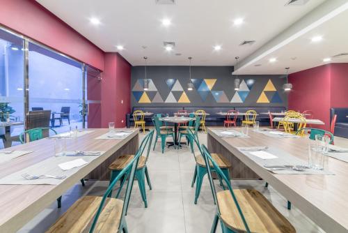 Bar/Lounge, Novus Plaza Hodelpa in Santo Domingo