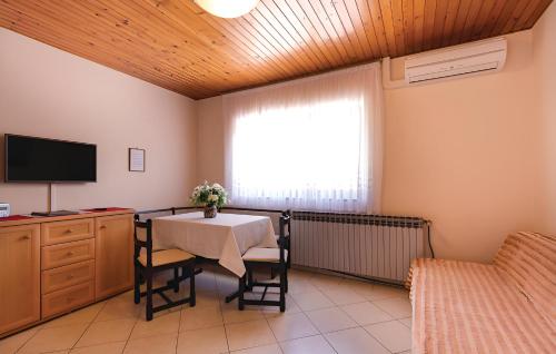 Ive Kapetanova Stancija in Petalon