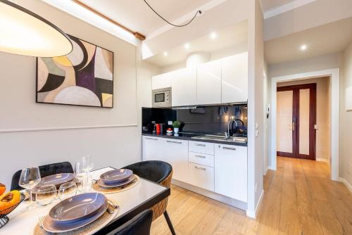 Three-Bedroom Apartment with Balcony image 5