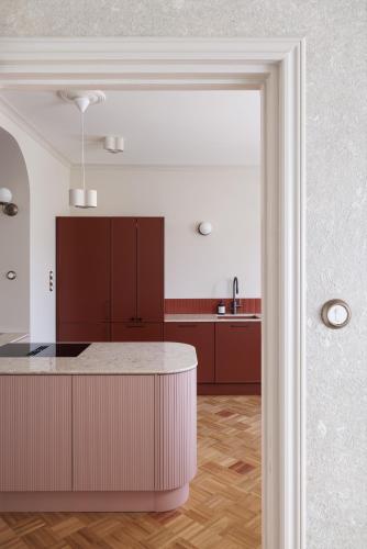 Grand Lotus Suite 96 m2, parveke, parkkipaikka in Meilahti