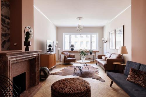 Grand Lotus Suite 96 m2, parveke, parkkipaikka in Meilahti