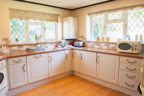 6 Solent Reach Mews in Lymington Town