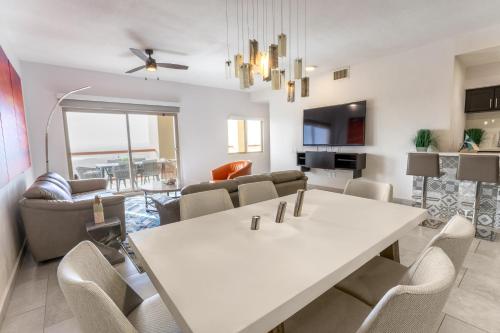 Közös társalgó / TV, Laguna Shores Resort in Laguna Shores