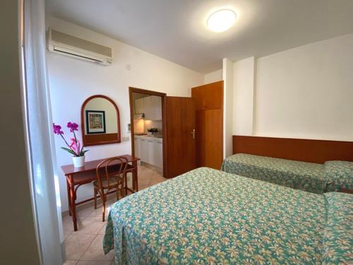 1 queen bed, 1 twin bed, 1 sofa bed