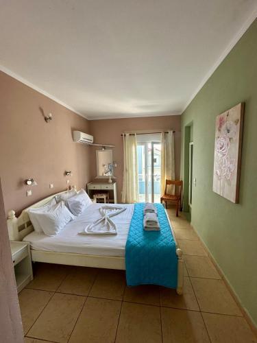 Hotel Lenox – Pythagorion, WY