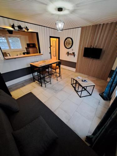 Eco-Logis le 50, maison avec jardins et terrasse privatifs gîte à louer Mondeville