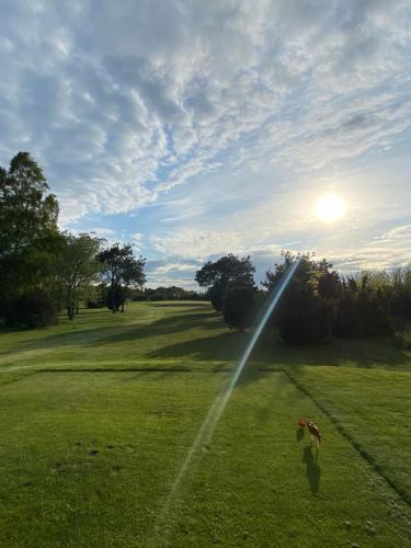 外部景觀, När golfklubb stugbyn (Nar golfklubb stugbyn) in 里布羅