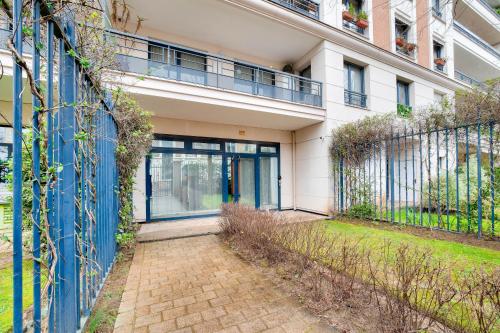 Hotellet från utsidan, Stylish 3 bdr & Garden Oasis on the Edge of Paris in Saint Mande