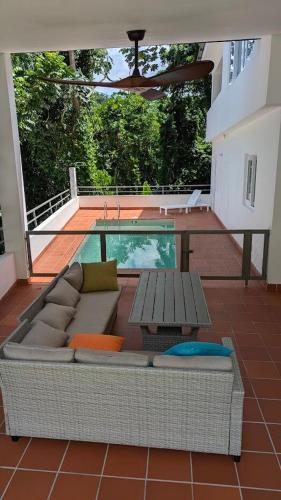 สระว่ายน้ำ, Spacious Apartment w Pool in เอล เซนโตร