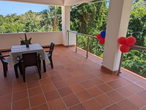Spacious Apartment w Pool in เอล เซนโตร