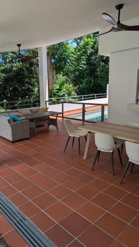 Spacious Apartment w Pool in เอล เซนโตร