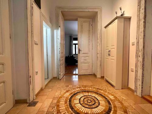 Historic Apartment in Center